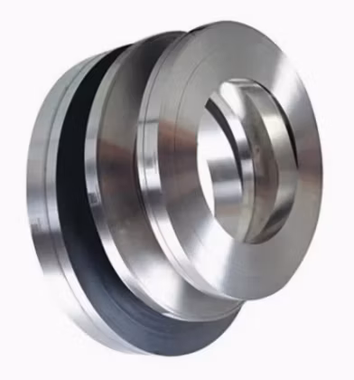 Большое количество цветов и размеров взрывных женских свитеров V